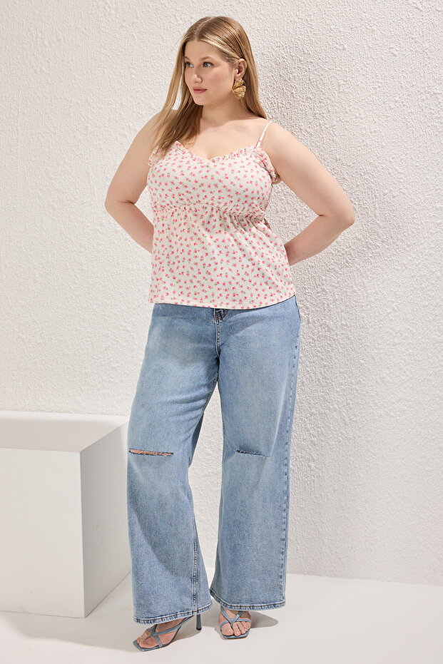 Çok Renkli Askılı Çiçek Desenli Örme Büyük Beden Bluz TBBSS25AF00041 - 2