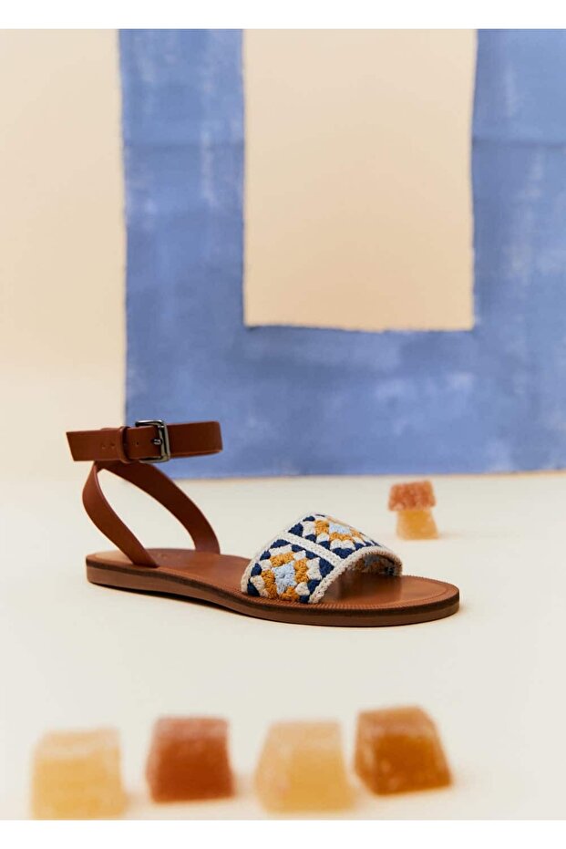 İşlemeli Bilezikli Sandalet - 4