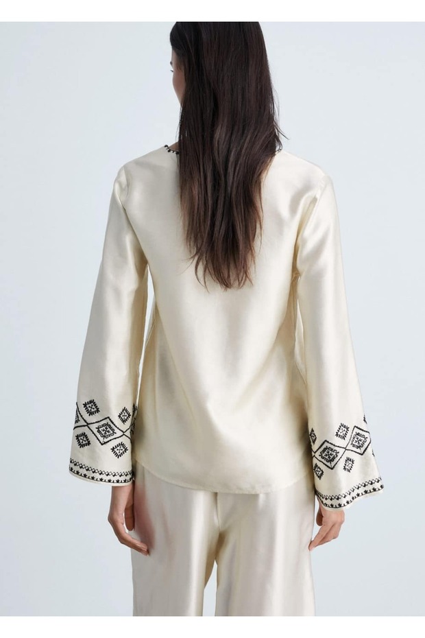İşlemeli saten bluz - 4