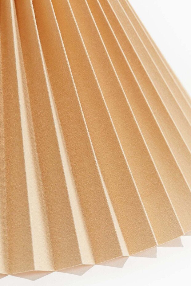 Pleated lamp shade