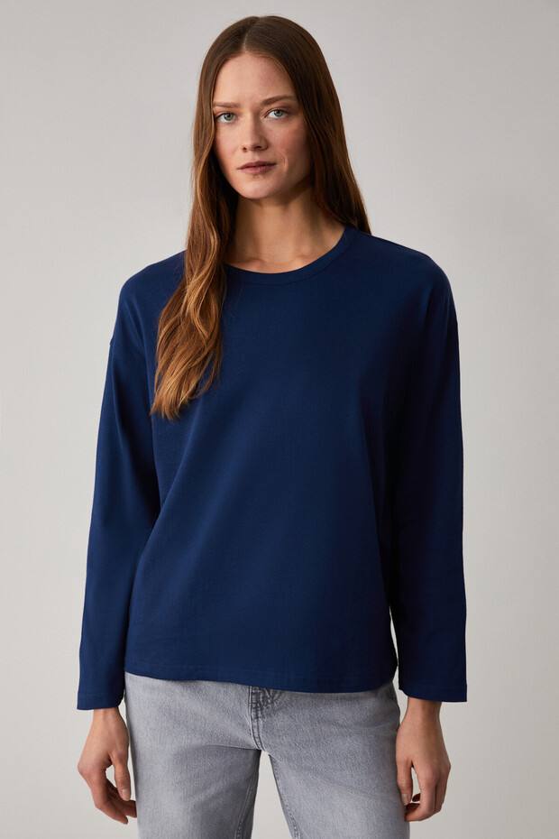 Basil Women's Oversize 100% Organic Cotton Knitted Long Sleeve Navy T-Shirt