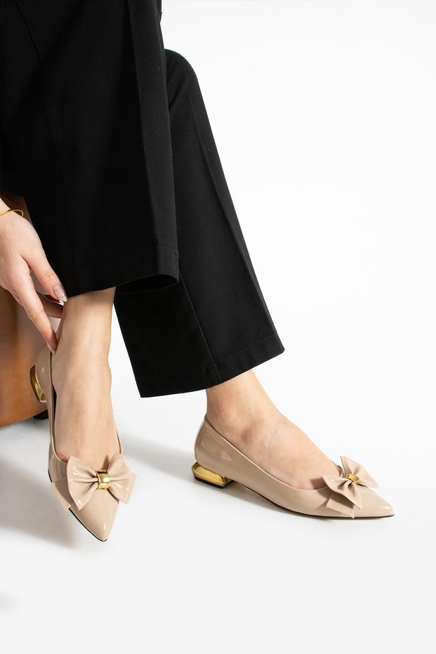 Beige Patent Leather Vegan Leather Ballerinas – Gold Detailed Bow Decoration, Orthopedic Sole for Casual & Office Elegance