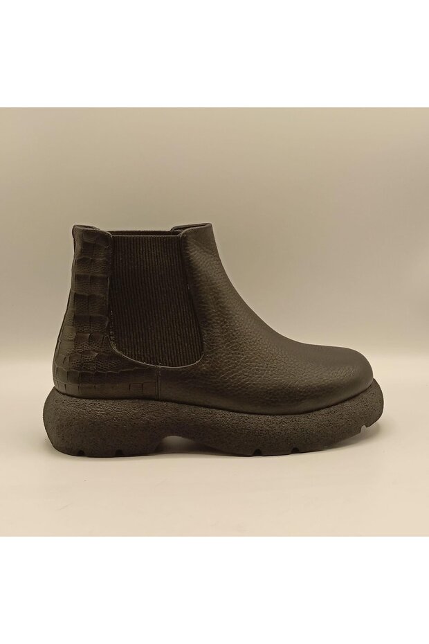 Tuna Black Leather Women's Chelsea Boots