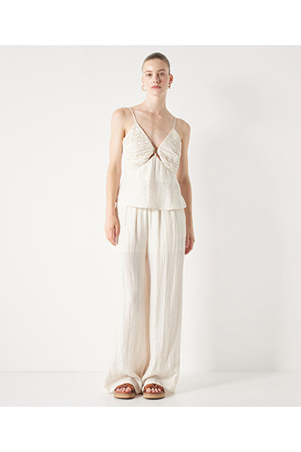 Bluse mit Metallzubehör - 1