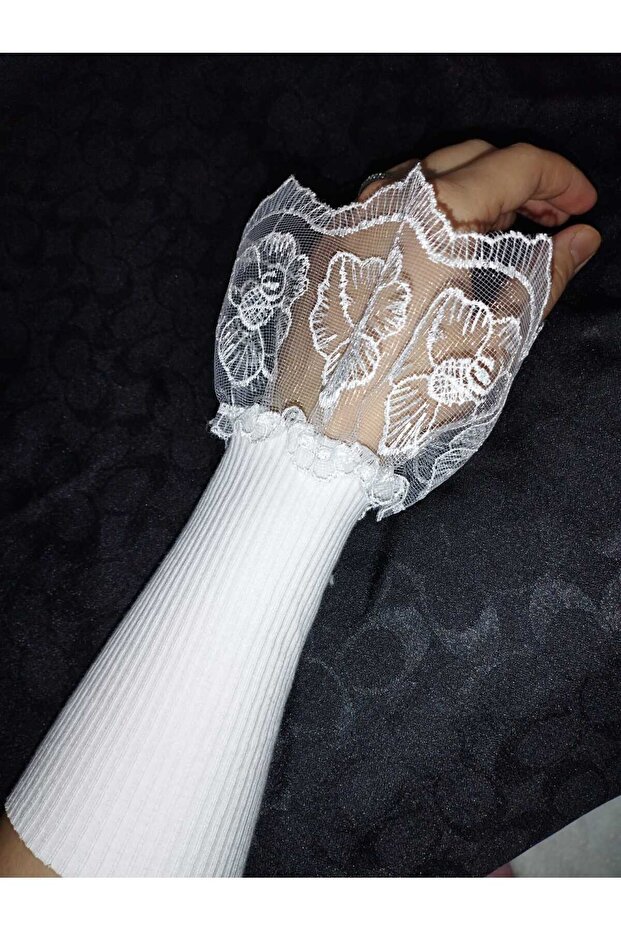 White Gauze Motif Oversleeve