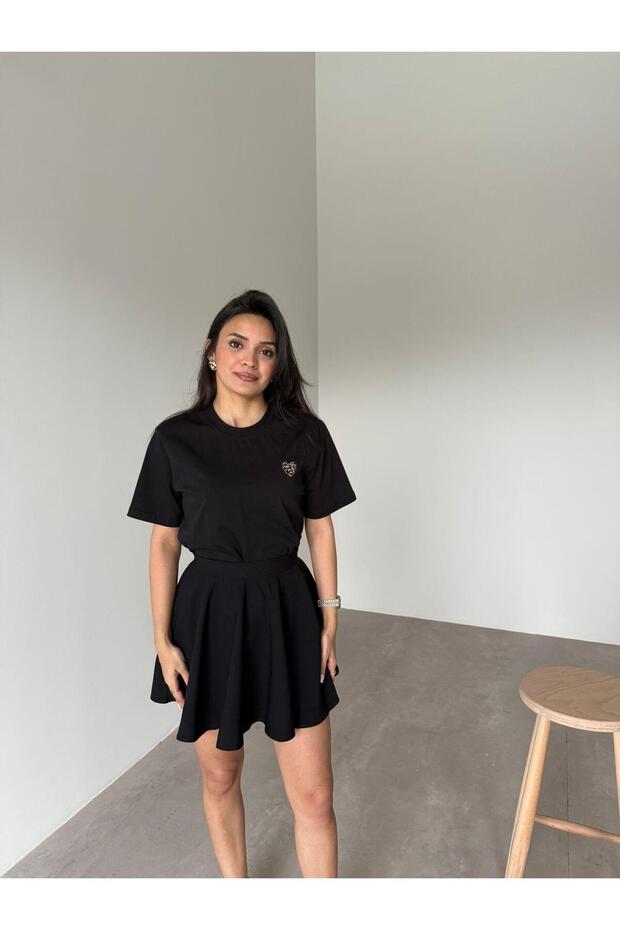 تي شيرت أساسي على شكل قلب النمر الأسود - 2