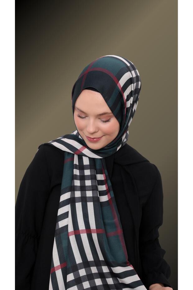 شال قطني ناعم بنمط مربعات منقوشة