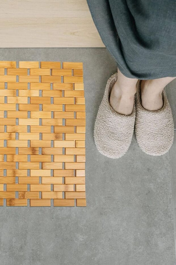 Bamboo Non-Slip Bath and Shower Mat | 40X60 cm | Water Resistant Wooden Bath Mat.