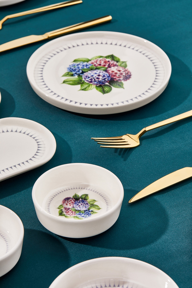 14-Piece 6-Person Hydrangea Lux Porcelain Breakfast Set and Presentation Set - 2