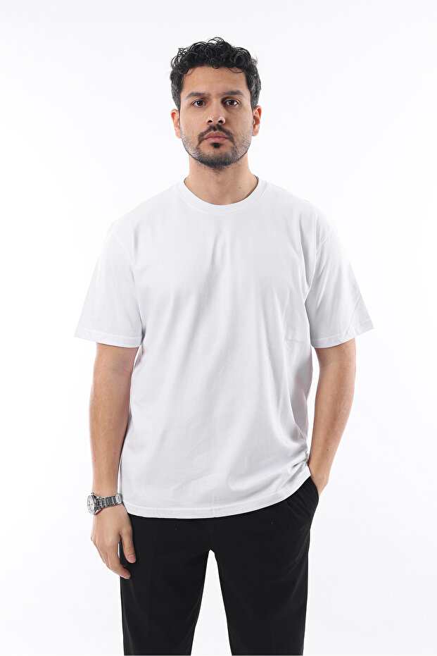 Men's basic heavyweight t-shirt. compact cotton oversized t-shirt. crew neck and short sleeves.
