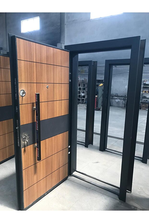 ÇELİK KAPI SAĞ - 2