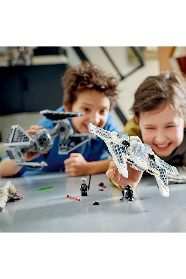 ® Star Wars™ Mandalorian Fang Fighter TIE Interceptor™'a Karşı 75348 - Yapım Seti (957 Parça) - 9