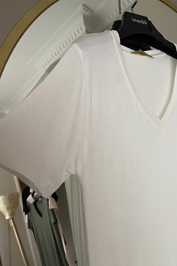 بلوزة أساسية برقبة على شكل حرف V - 3