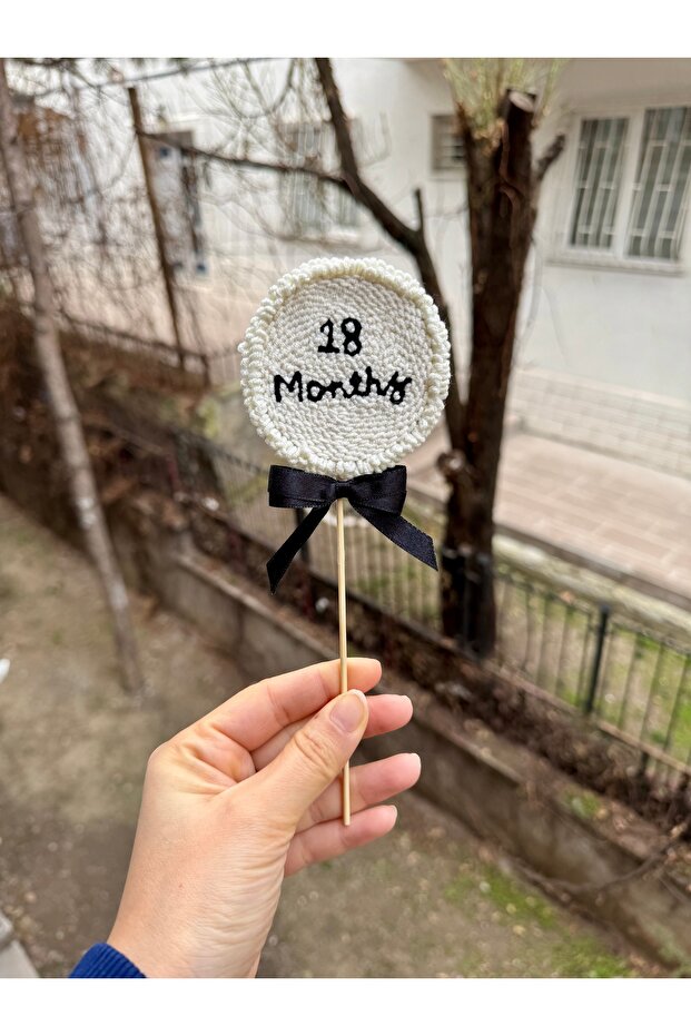 Punch 1 Adet Kurdeleli Months Pasta Süsü Pasta Dekoru (İstediğiniz ay yazılır) - Doğum Günü Süsü - 1
