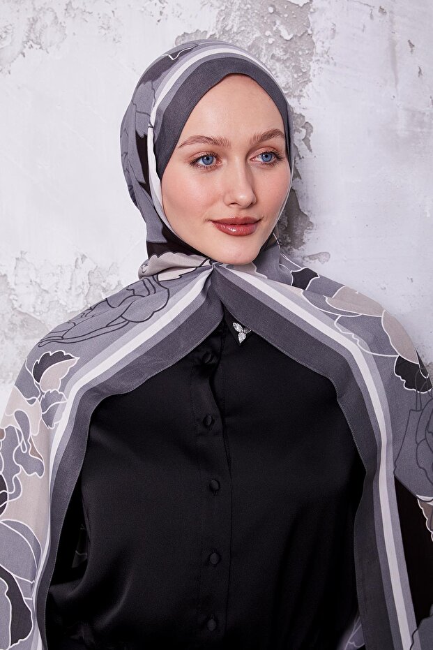 شال ملكي بنمط زهرة رمادية - 3