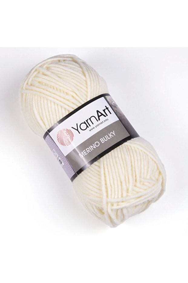Merino Bulky - خيط محبوك يدويًا كريمي فاتح-502