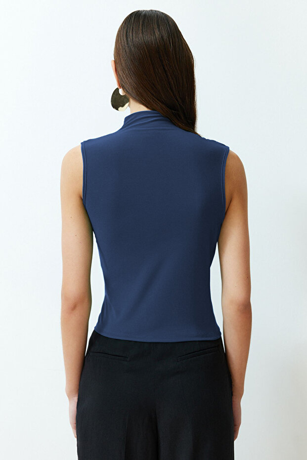 Indigo Sıfır Kol Büzgülü Vücuda Oturan Esnek Örme Bluz TWOSS24BZ00486 - 6