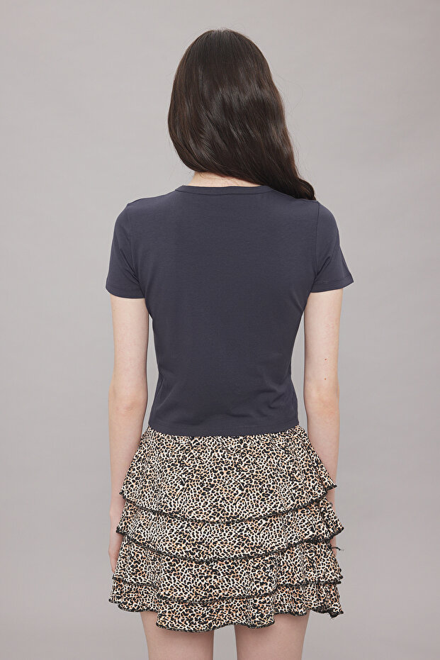 Antrasit Kiraz Baskılı Fitted/Vücuda Oturan Baskılı Örme T-Shirt TWOSS25TS00082 - 4