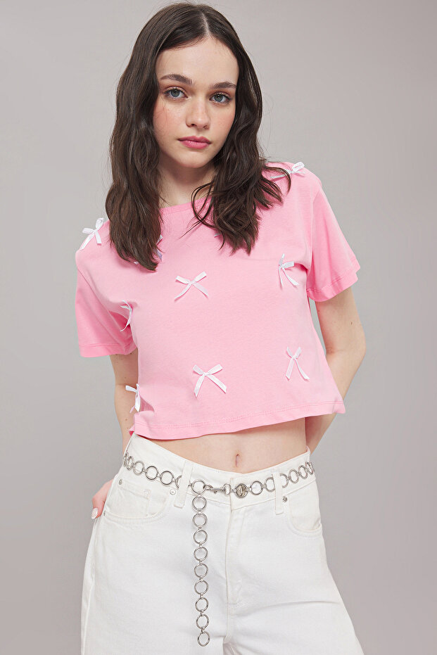 Pembe %100 Pamuk Fiyonk Detaylı Regular/Normal Kalıp Örme T-Shirt TWOSS25TS00087 - 1