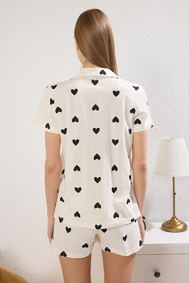 Ekru-Çok Renkli %100 Pamuklu Kalpli Şortlu Örme Pijama Takımı THMSS21PT0756 - 4
