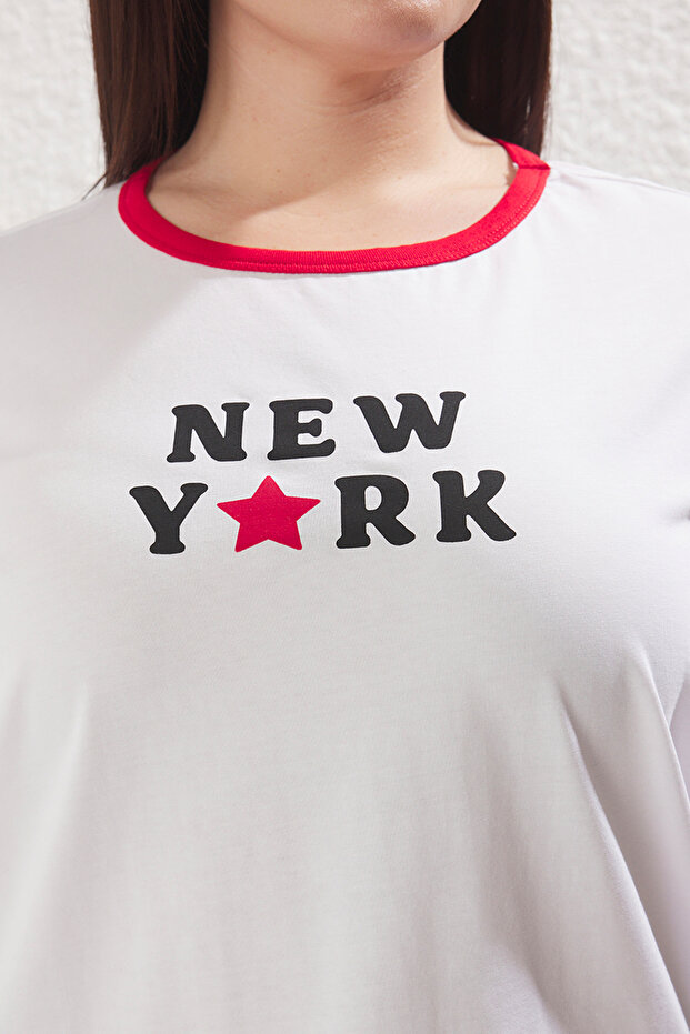 Beyaz Bisiklet Yaka Basic Fit New York Baskılı %100 Pamuk Büyük Beden Örme Tshirt TBBSS25BF00027 - 4