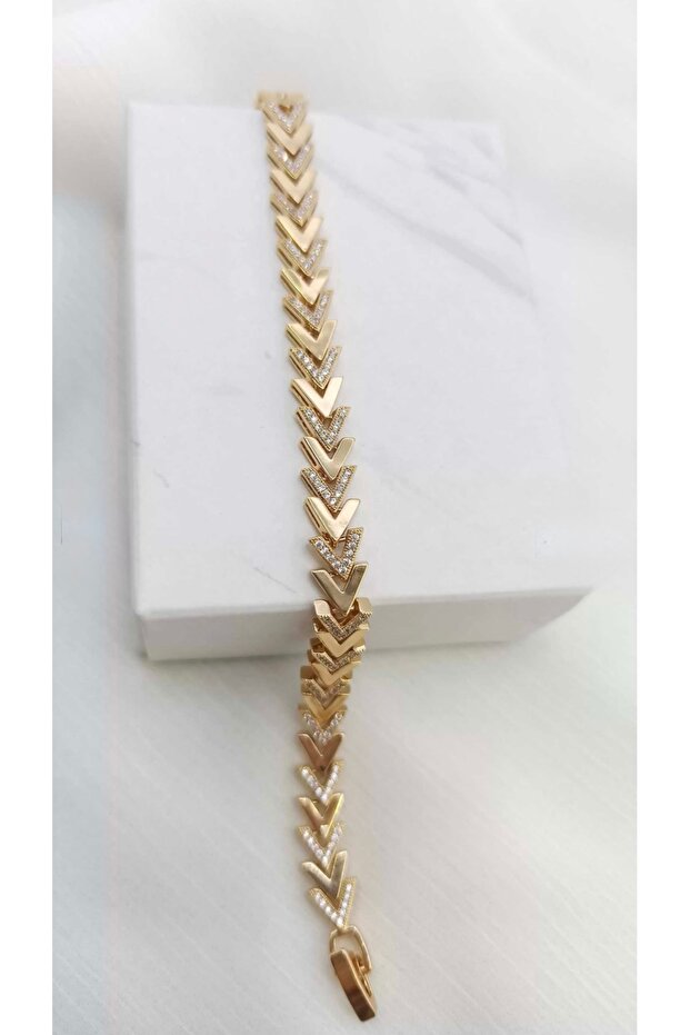 V Design Xuping Gold Bracelet with Stone
