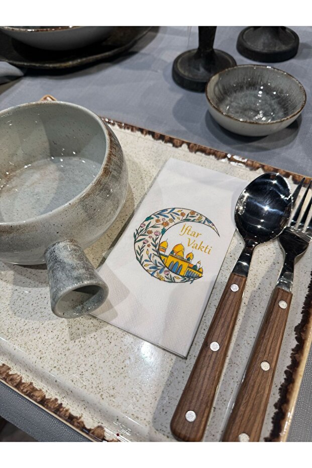 Patterned 16-Pack Iftar Printed Presentation Napkins - 1