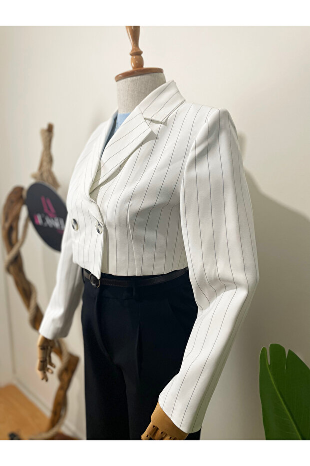 سترة بيضاء مخططة - 3