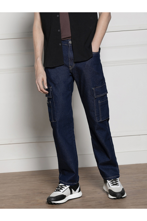 Relaxed Fit Cargo Jeans