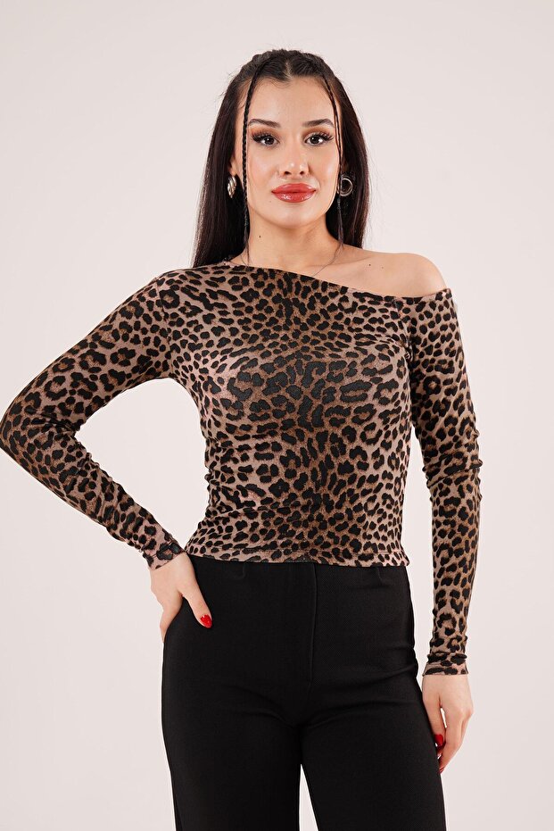 الكتف المنخفض بلوزة نمط الفهد - 1