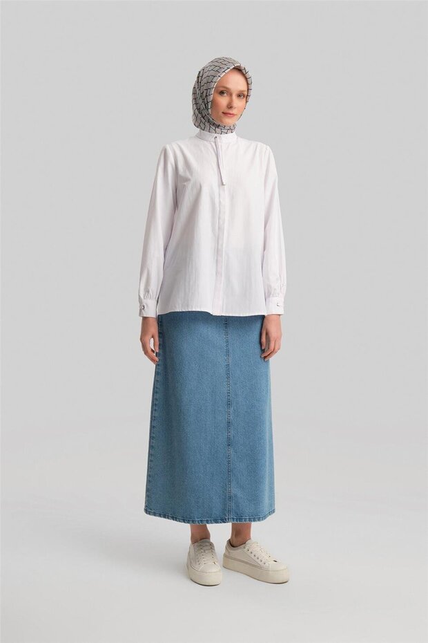 White Shirt - Piping Detail, Model 24Y3532