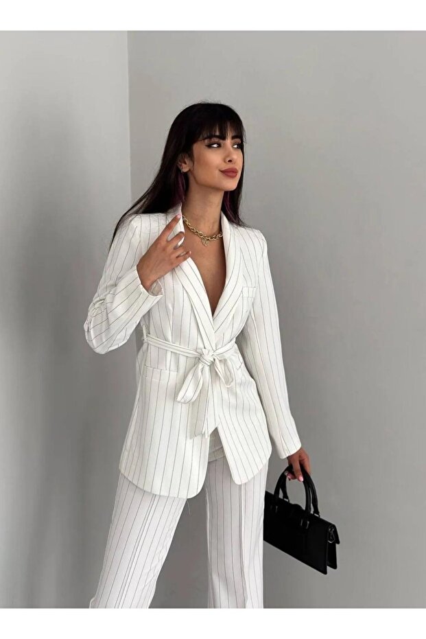 طقم بنطلون وسترة بحزام مزدوج - 2