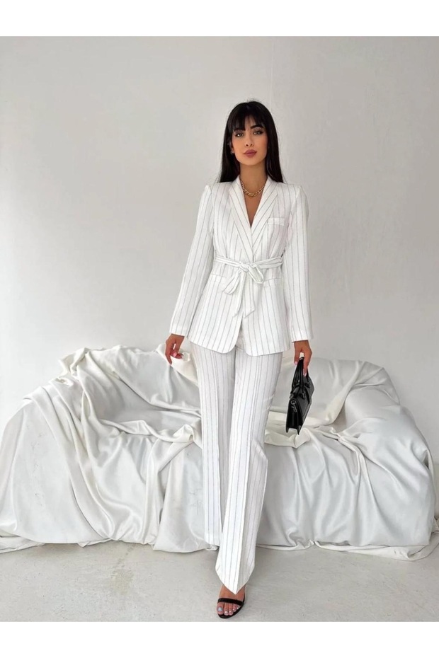 طقم بنطلون وسترة بحزام مزدوج - 4