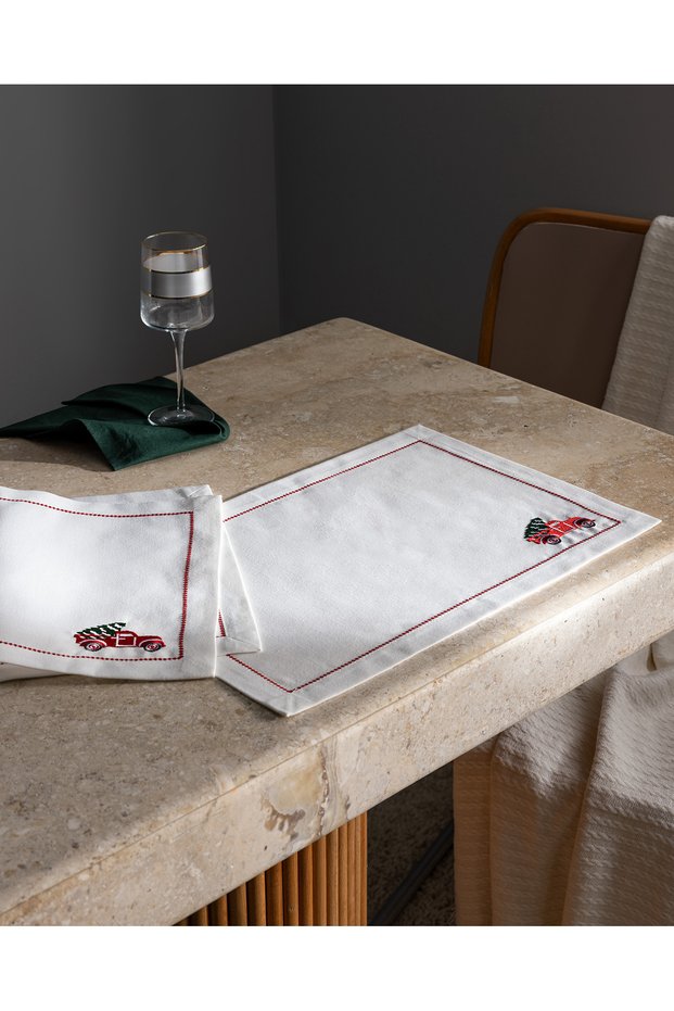 Cluny 2-Piece American Service - White/Red