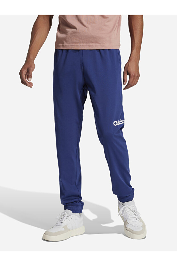 بنطال Essentials Fleece ذو التصميم المدبب العادي