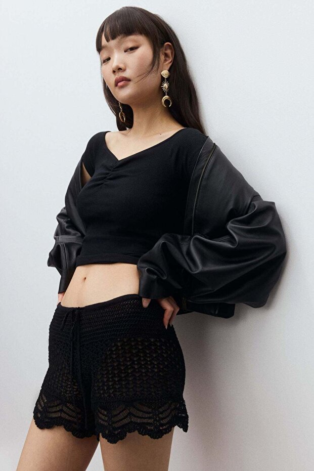 بلوزة مضلعة بفتحة رقبة على شكل قارب - 2