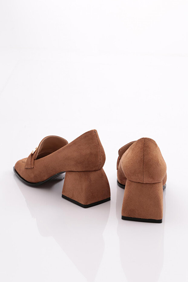 Tocuri de damă 4772859 - 3