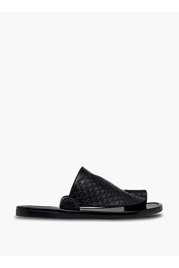 Textured Slip-On Arabic Sandals with Toe Loop Detail - 2