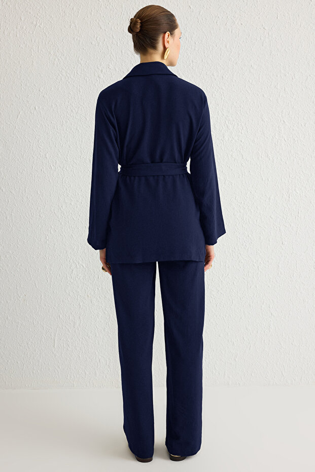 Lacivert Kuşaklı Kruvaze Dökümlü Kumaş Blazer Pantolon Dokuma Alt-Üst Takım TCTSS25US00001 - 5