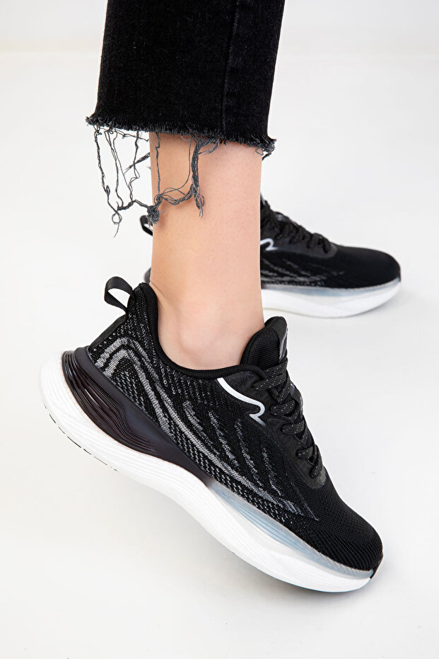 Women's Black Sneakers 20301