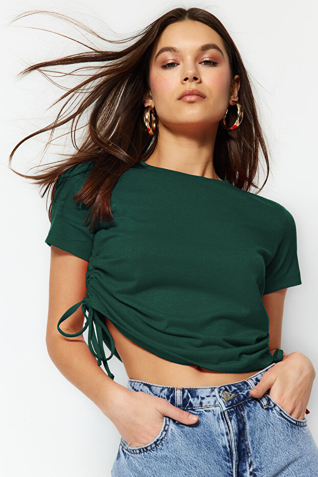 Zümrüt Yeşili Büzgü Detaylı Basic Bisiklet Yaka Örme T-Shirt TWOSS21TS0131 - 1