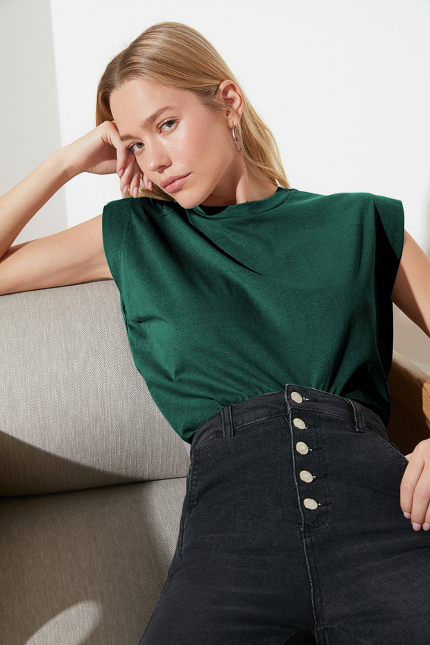 Zümrüt Yeşili Detaylı %100 Pamuk Vatka Görünümlü Basic Bisiklet Yaka Örme T-Shirt TWOSS20TS0021 - 1