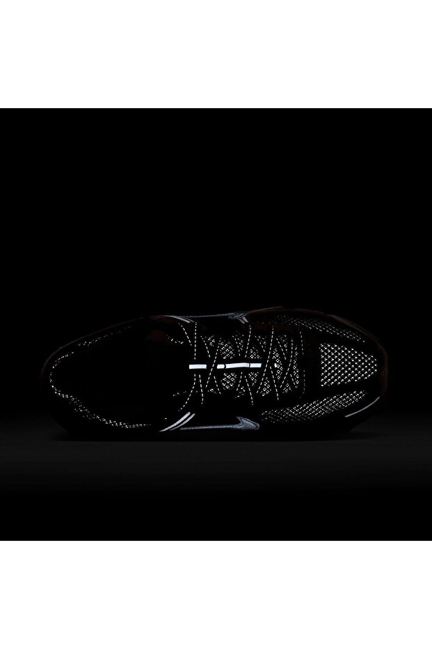 WMNS NIKE VOMERO 5 UT - 11