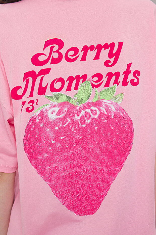 Açık Pembe %100 Pamuk Oversize/Geniş Kalıp Ön Arka Baskılı Örme T-Shirt TWOSS25TS00077 - 3