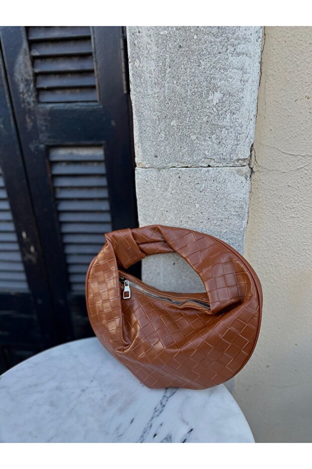 Mabel Taba Knit Pattern Knot Bag - 1