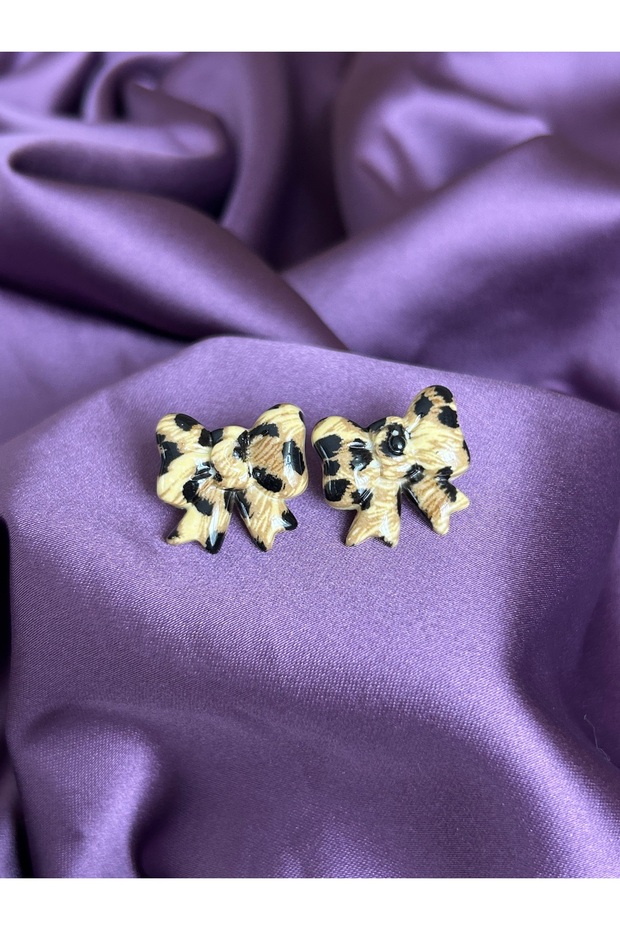 أقراط على شكل فيونكة بنقشة الفهد - 3