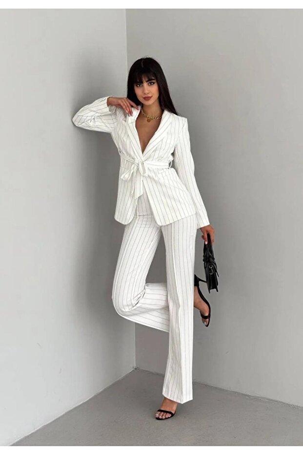 طقم بنطلون وسترة بحزام مزدوج - 1