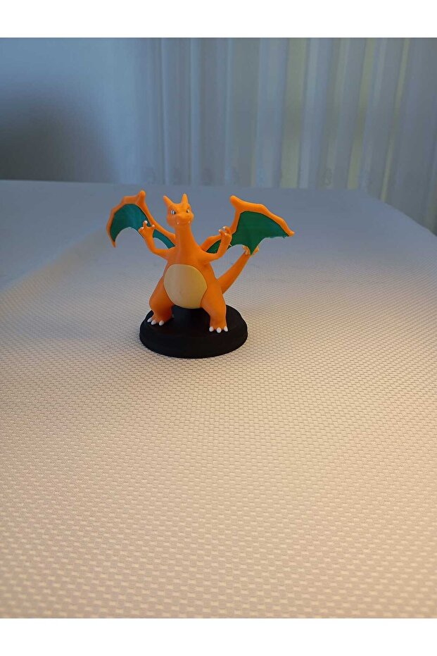 Charizard Pokemon Figürü - 1