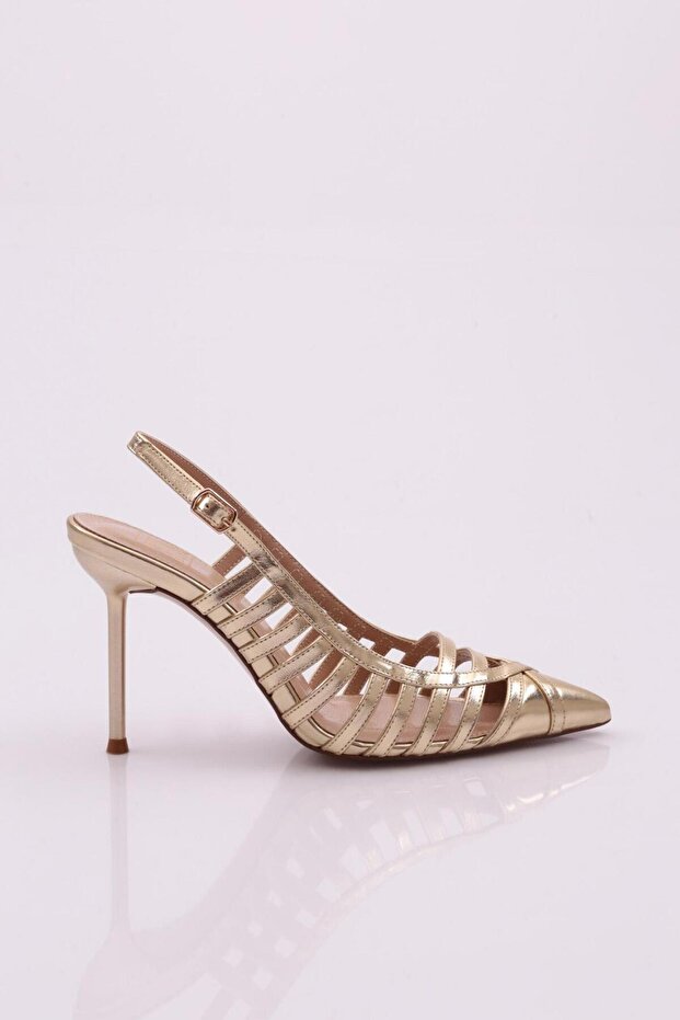 Women's Gold Metallic Classic Heeled Shoes 61422859