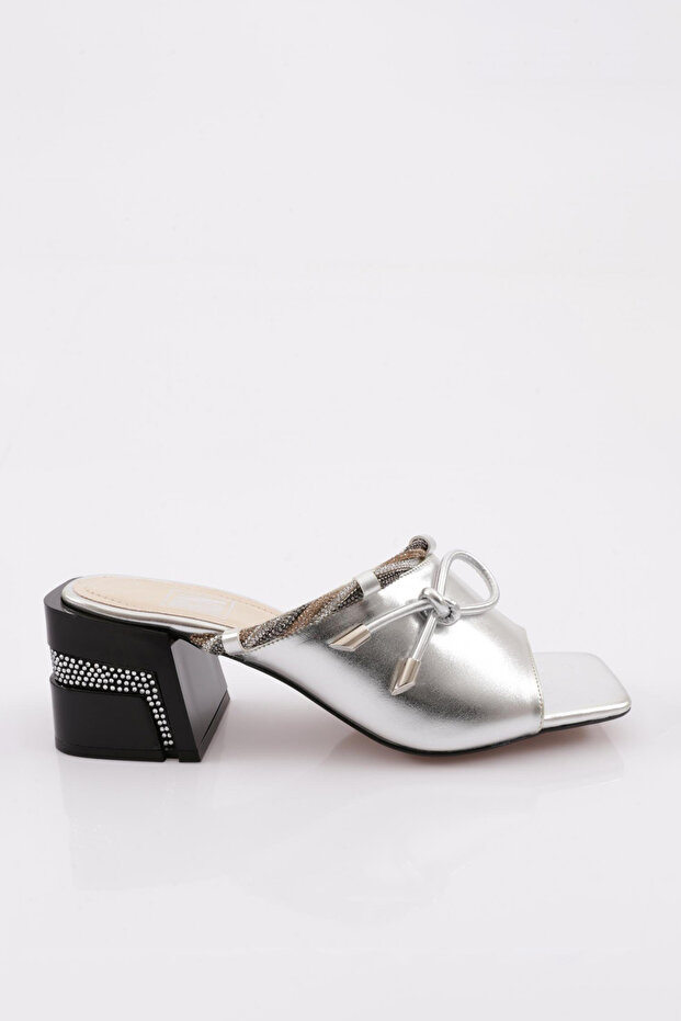 Women's Heeled Shoes 21263482